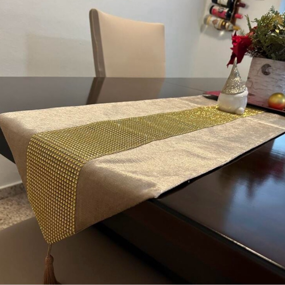 Luxury Rhinestone Table Runner - Picture 7 of 13